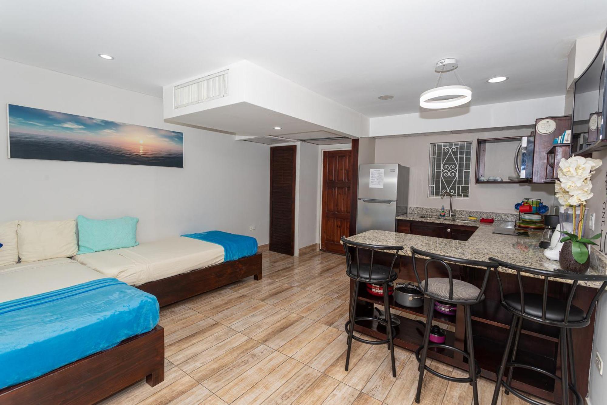 Montego Bay Club Apartments ภายนอก รูปภาพ