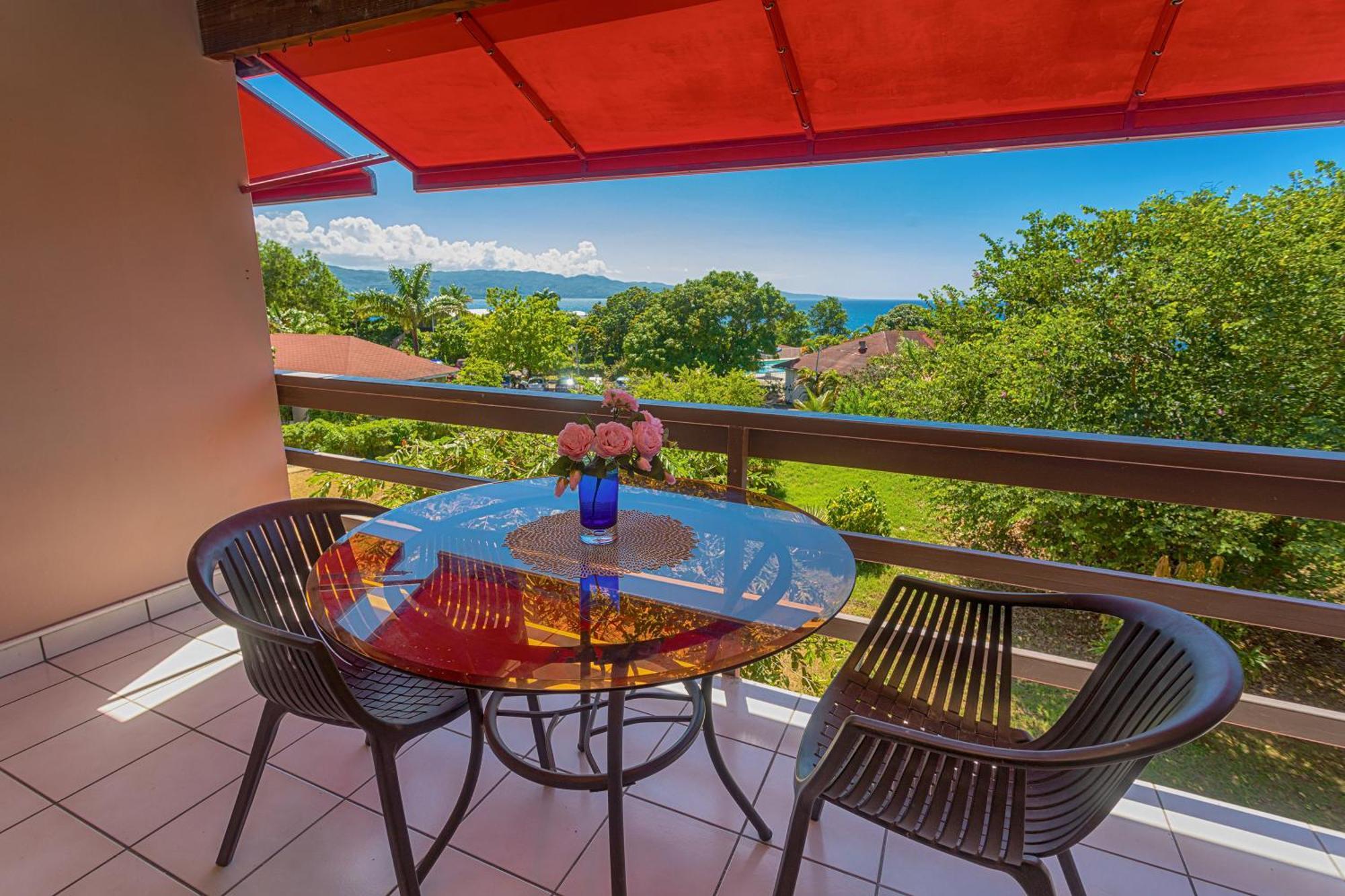 Montego Bay Club Apartments ภายนอก รูปภาพ