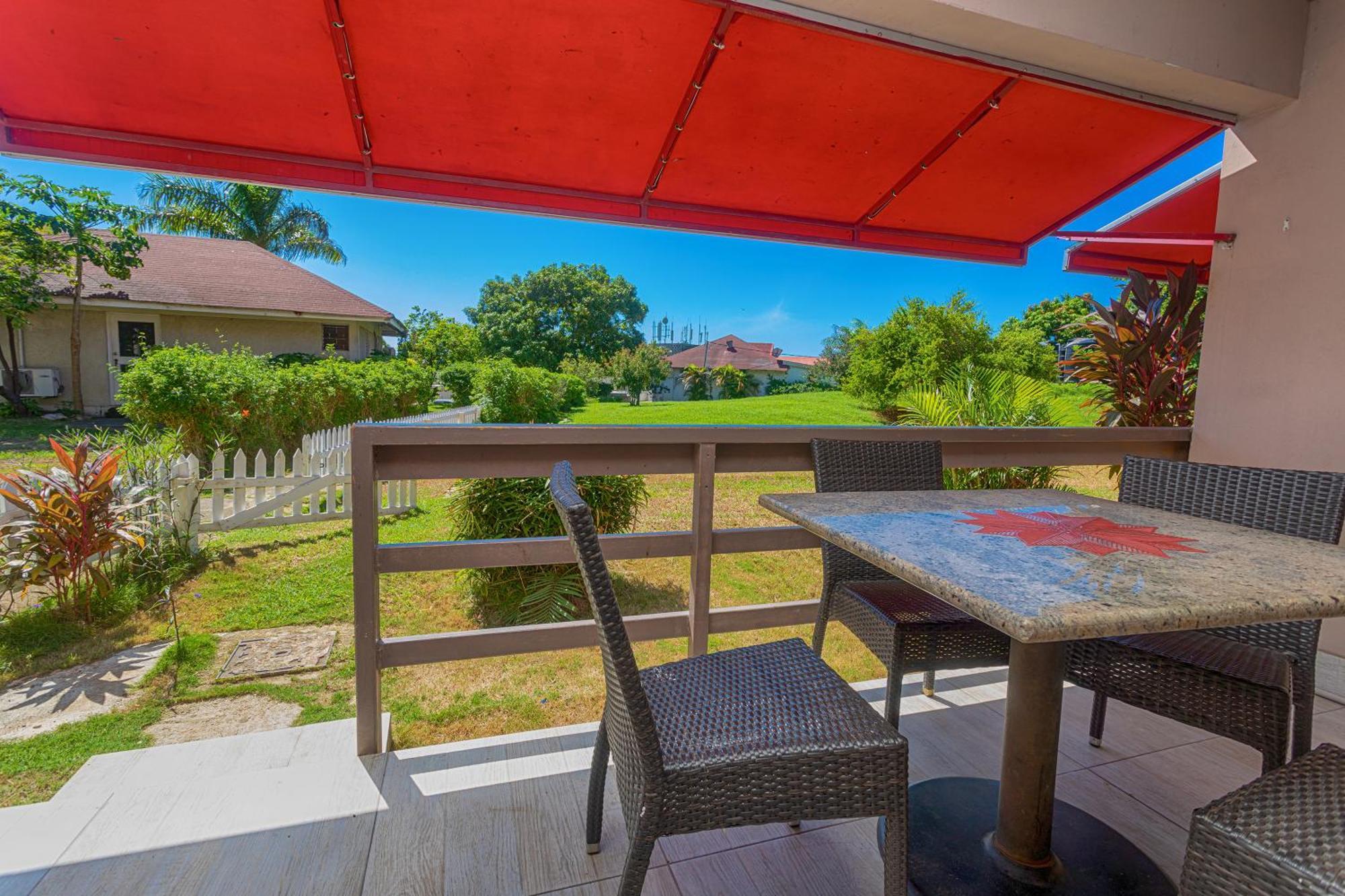 Montego Bay Club Apartments ภายนอก รูปภาพ