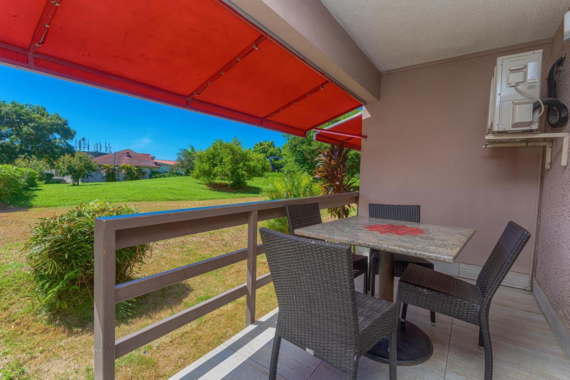 Montego Bay Club Apartments ภายนอก รูปภาพ