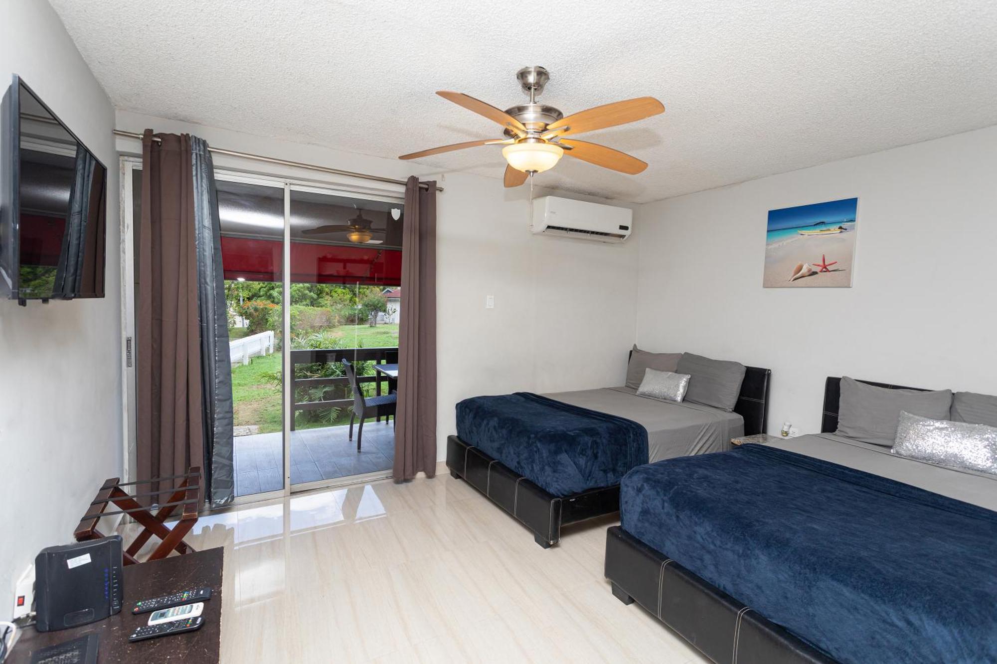 Montego Bay Club Apartments ภายนอก รูปภาพ