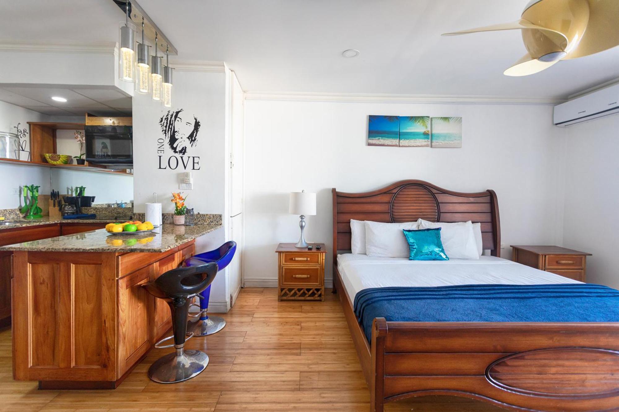Montego Bay Club Apartments ภายนอก รูปภาพ