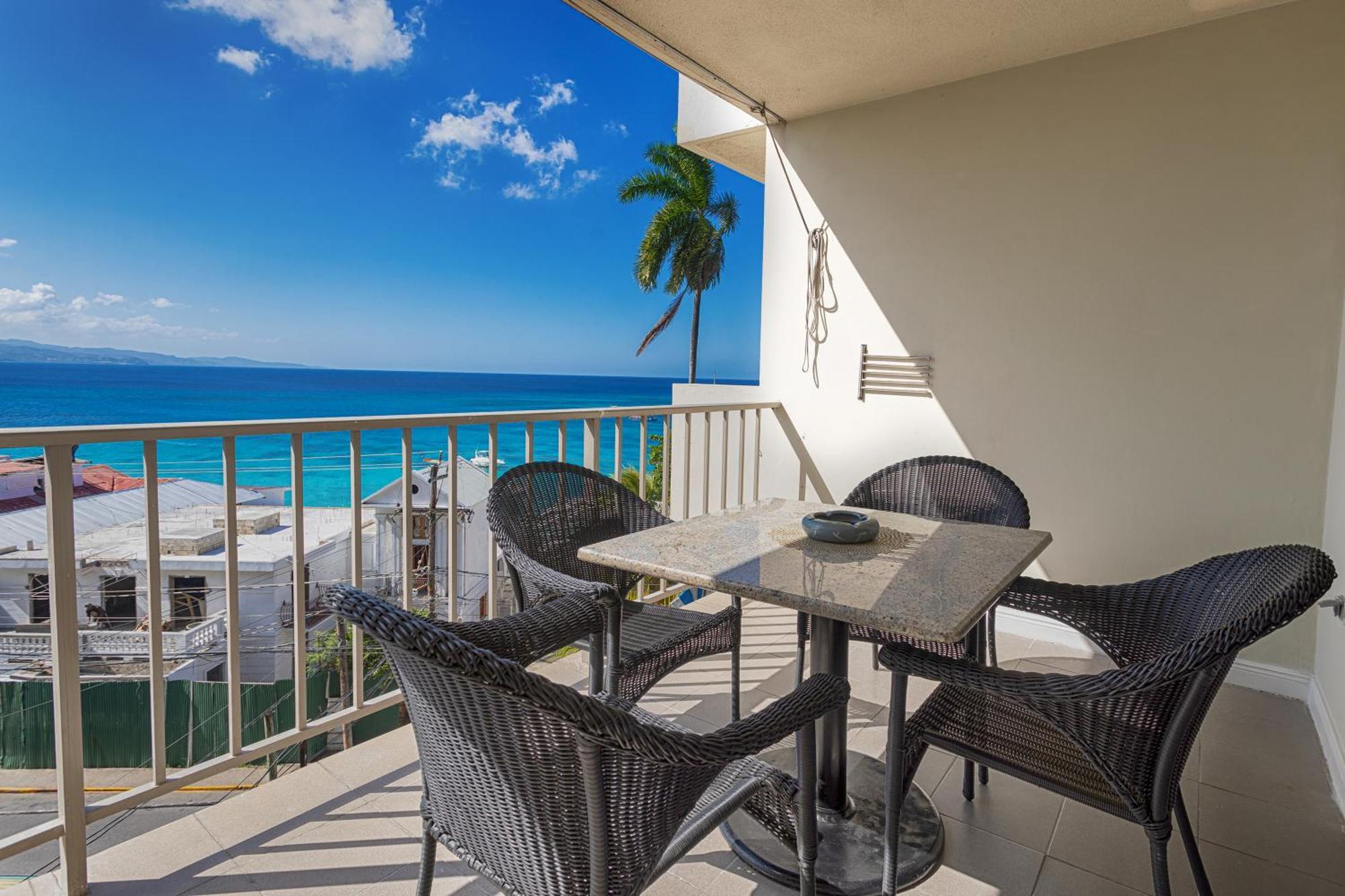 Montego Bay Club Apartments ภายนอก รูปภาพ