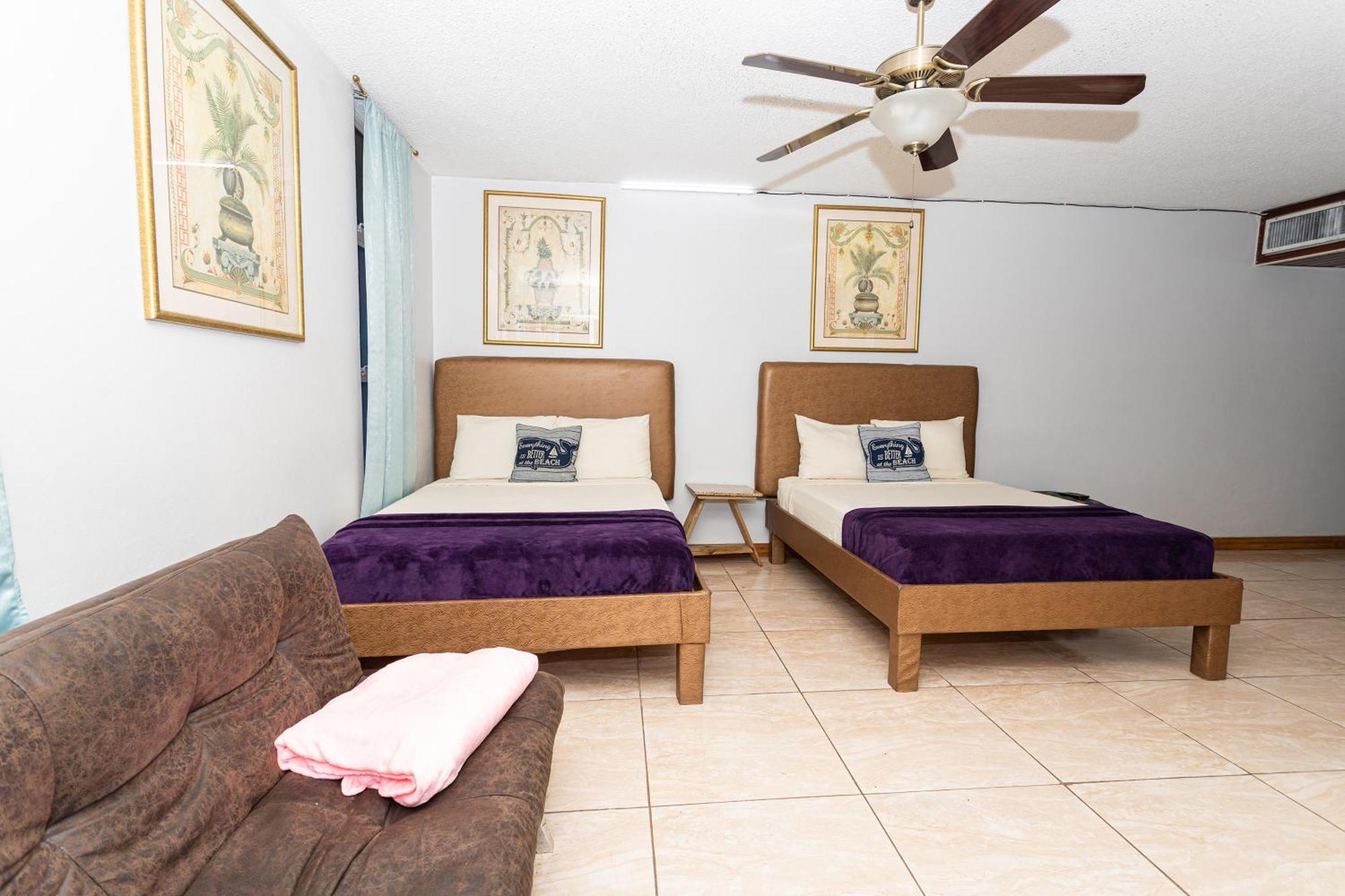 Montego Bay Club Apartments ภายนอก รูปภาพ