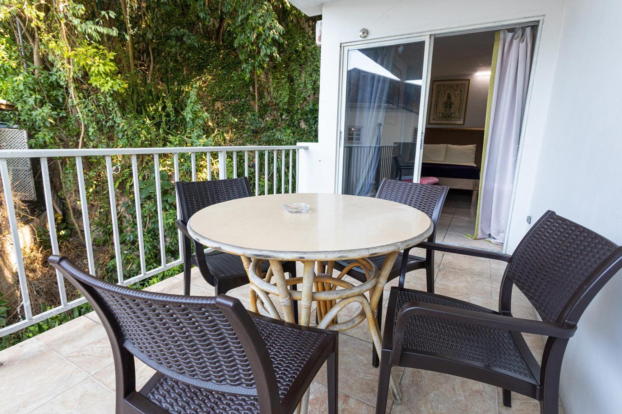 Montego Bay Club Apartments ภายนอก รูปภาพ