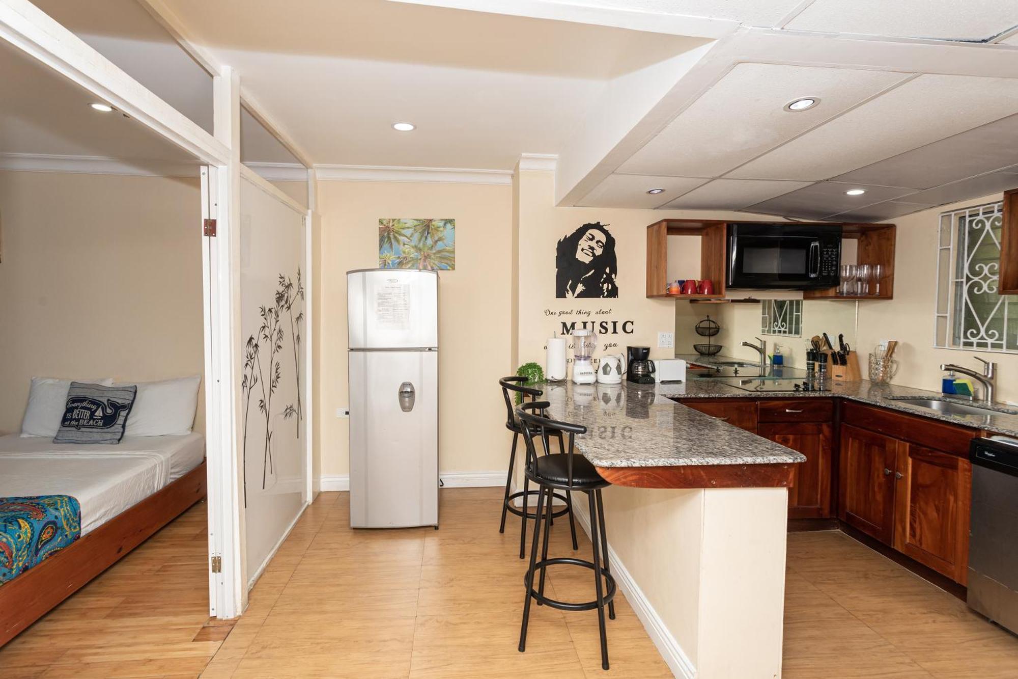 Montego Bay Club Apartments ภายนอก รูปภาพ