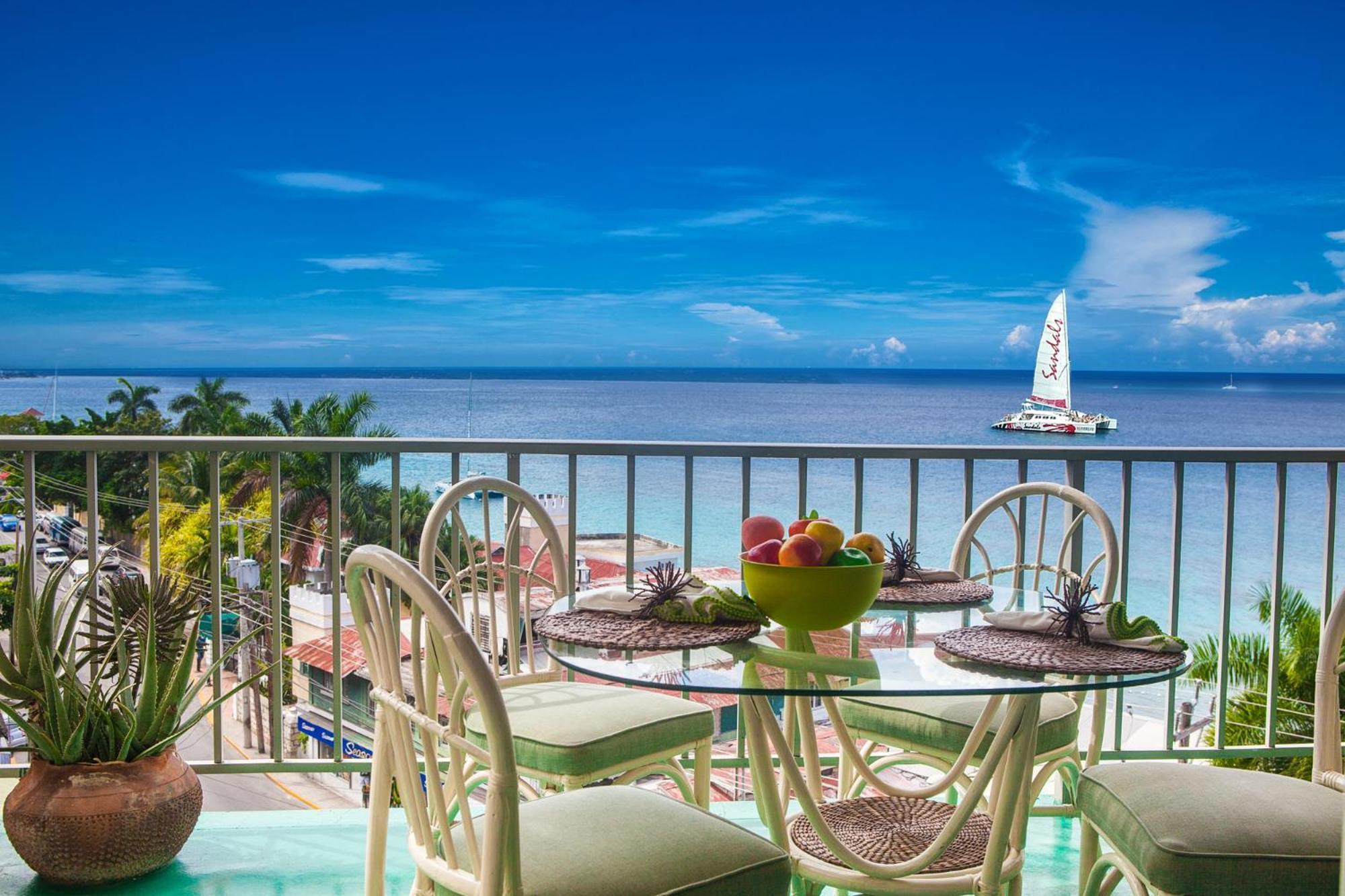 Montego Bay Club Apartments ภายนอก รูปภาพ